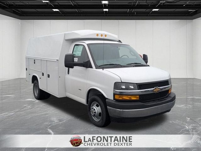2026 Chevrolet Express Cutaway 3500 1WT