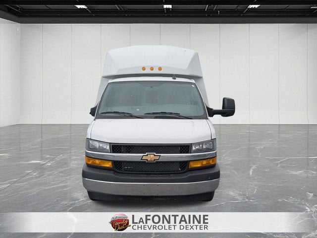 2026 Chevrolet Express Cutaway 3500 1WT