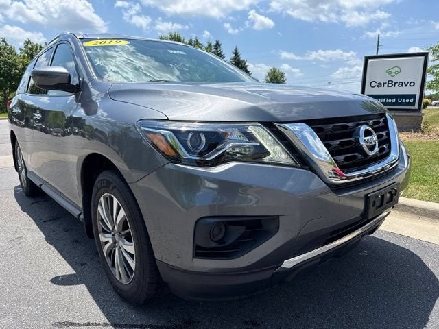 2019 Nissan Pathfinder S