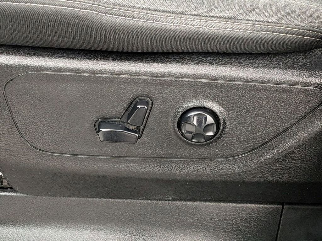 2020 RAM 1500 Big Horn Crew Cab 4x4 5'7" Box