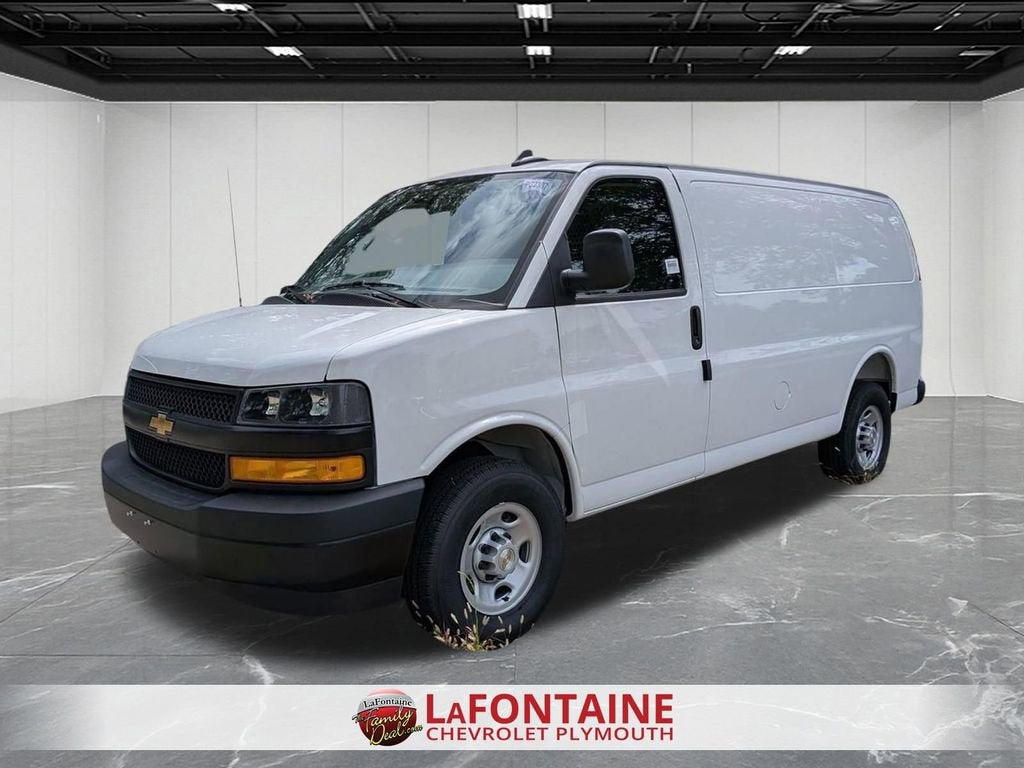 2025 Chevrolet Express Cargo WT