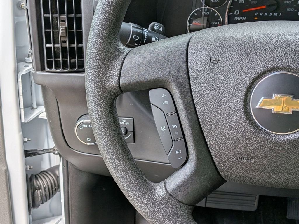 2025 Chevrolet Express Cargo WT