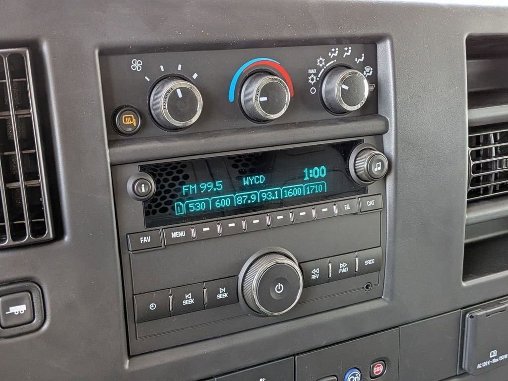 2025 Chevrolet Express Cargo WT