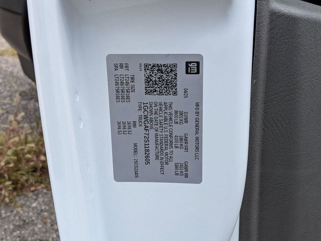 2025 Chevrolet Express Cargo WT