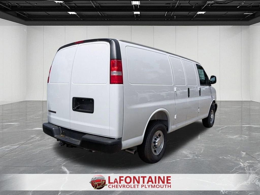 2025 Chevrolet Express Cargo WT