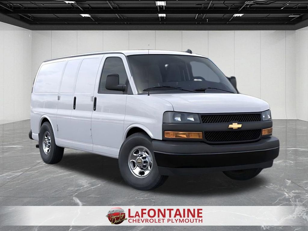 2025 Chevrolet Express Cargo WT