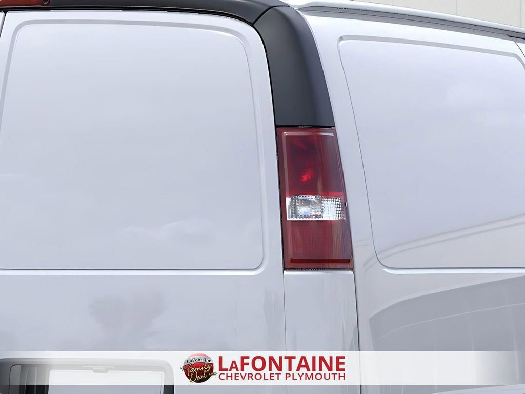 2025 Chevrolet Express Cargo WT
