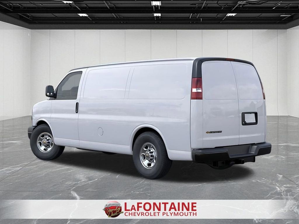 2025 Chevrolet Express Cargo WT