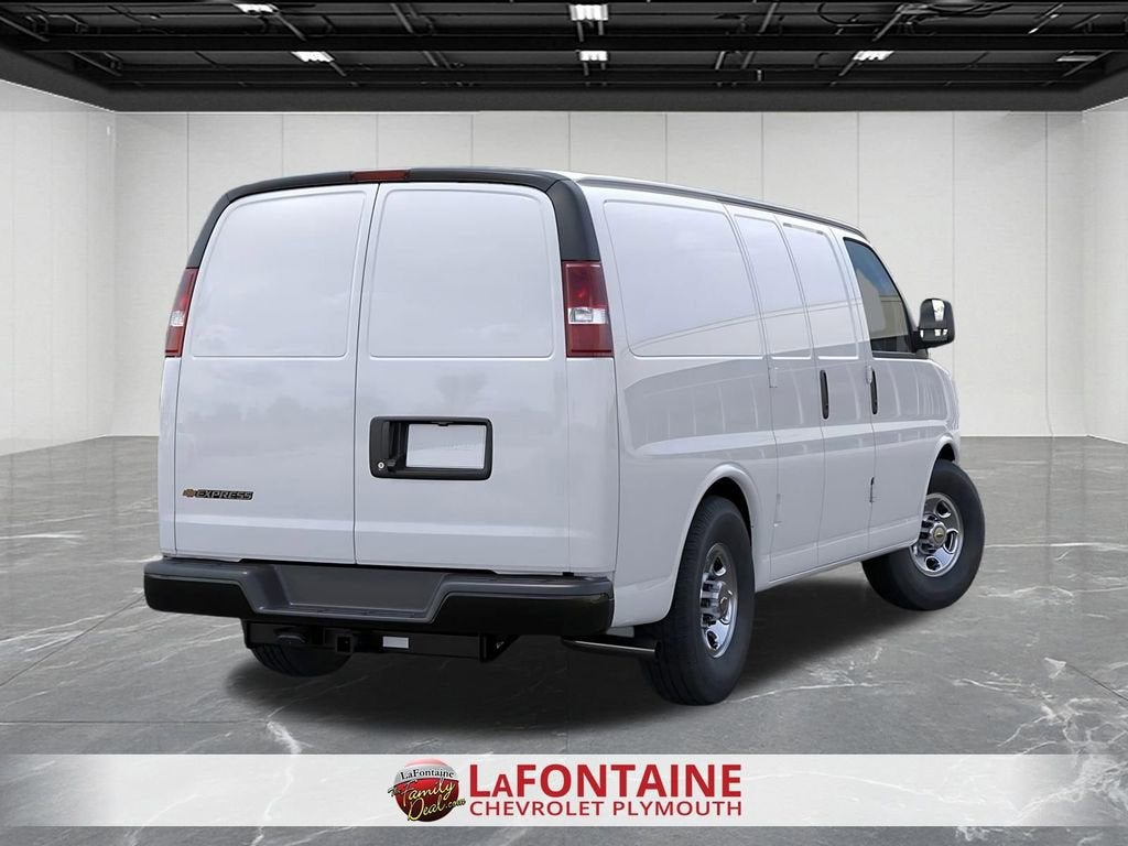 2025 Chevrolet Express Cargo WT
