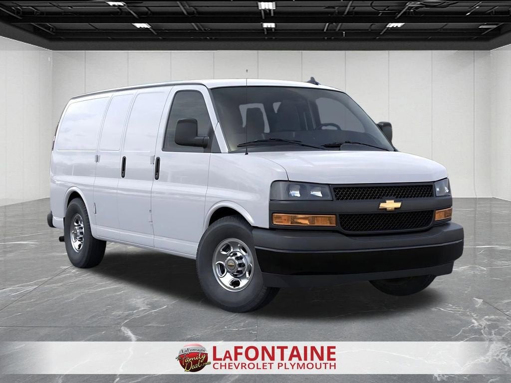 2025 Chevrolet Express Cargo WT