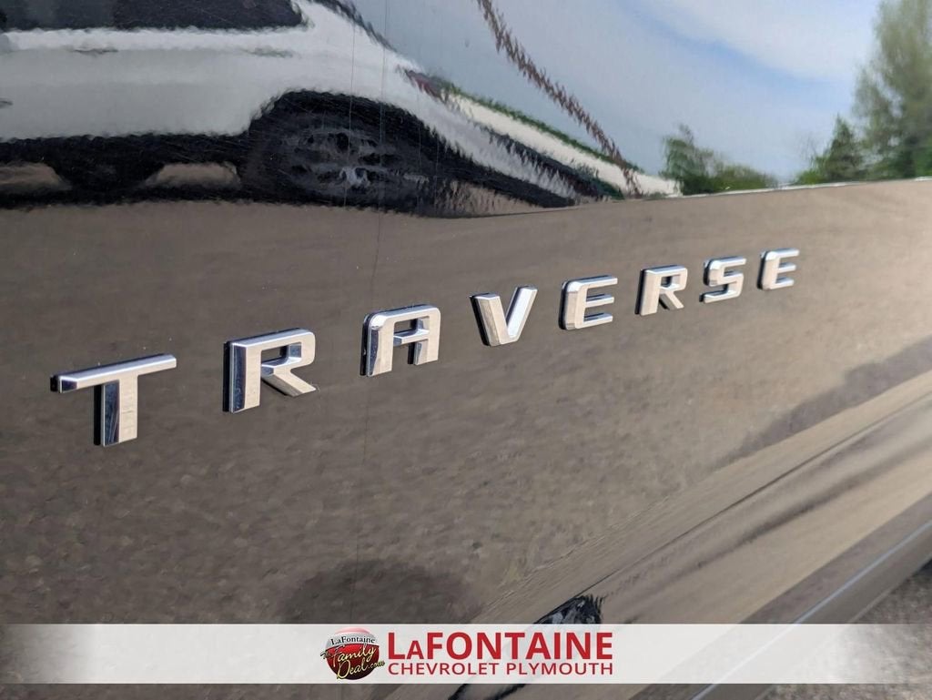 2025 Chevrolet Traverse LT