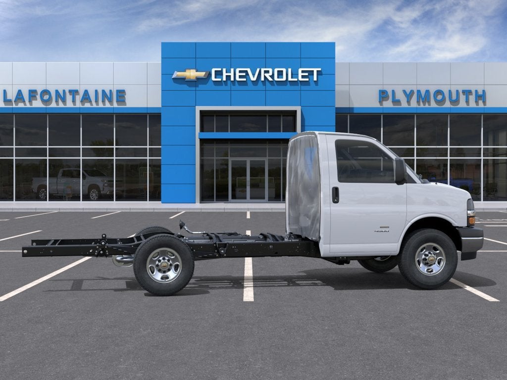 2026 Chevrolet Express Cutaway 3500 1WT
