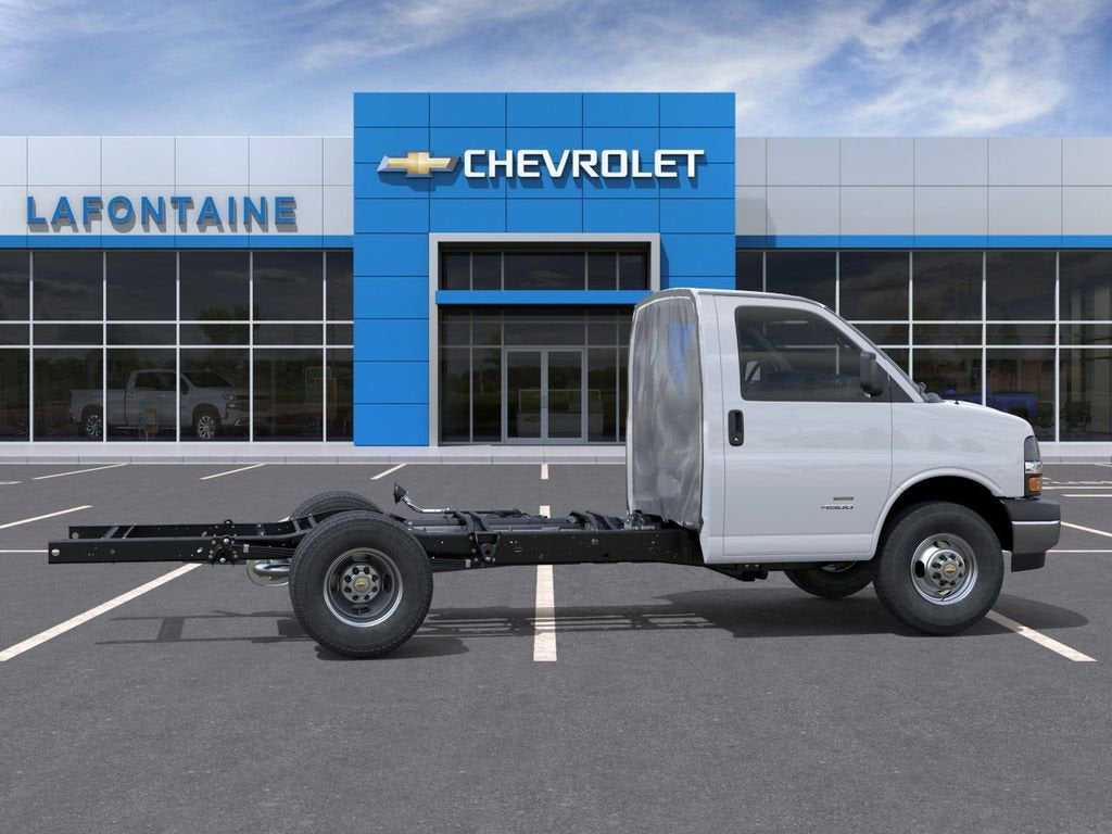 2026 Chevrolet Express Cutaway 3500 1WT