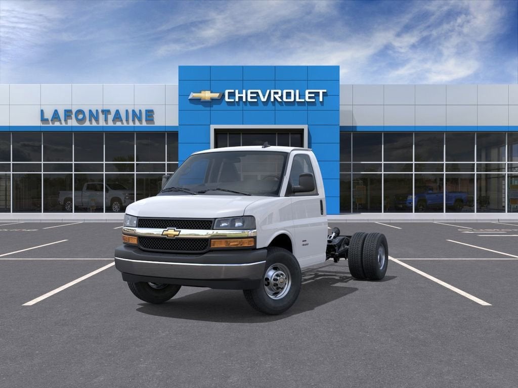 2026 Chevrolet Express Cutaway 3500 1WT