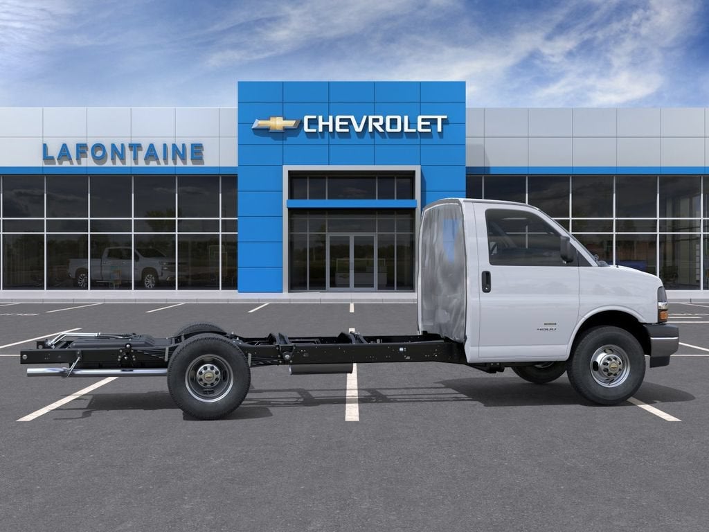 2026 Chevrolet Express Cutaway 3500 1WT