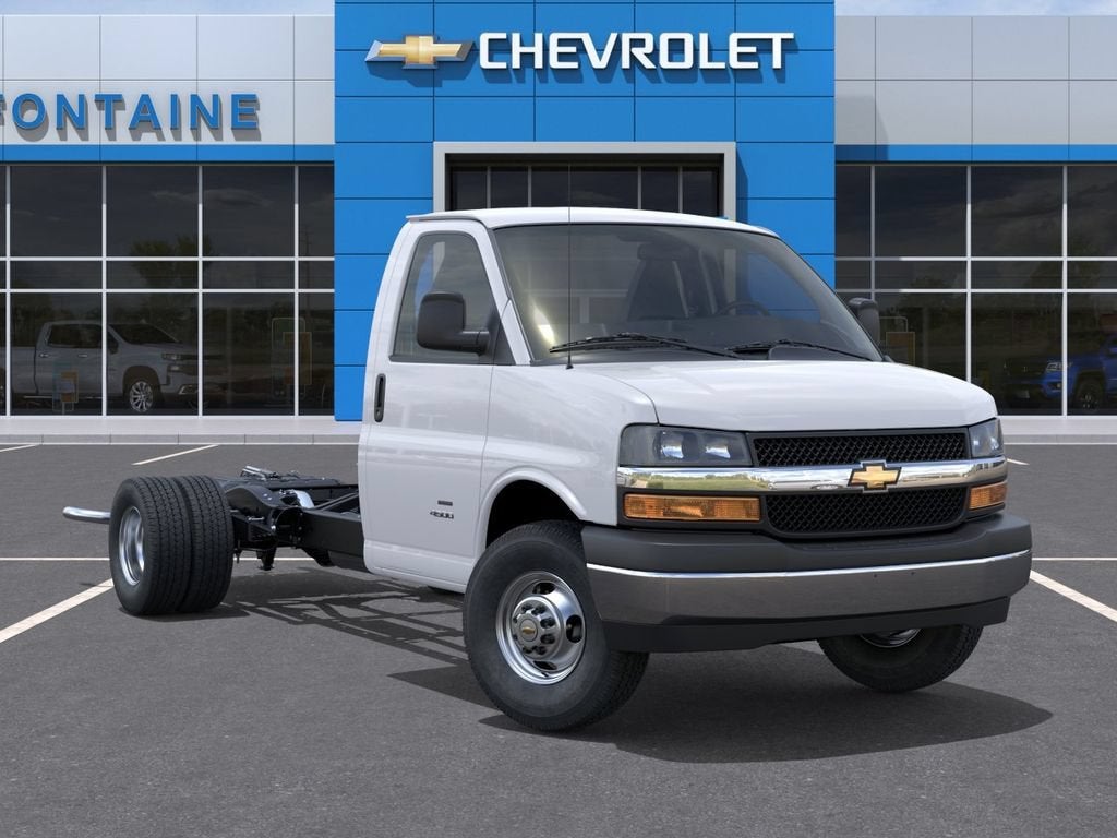2026 Chevrolet Express Cutaway 3500 1WT
