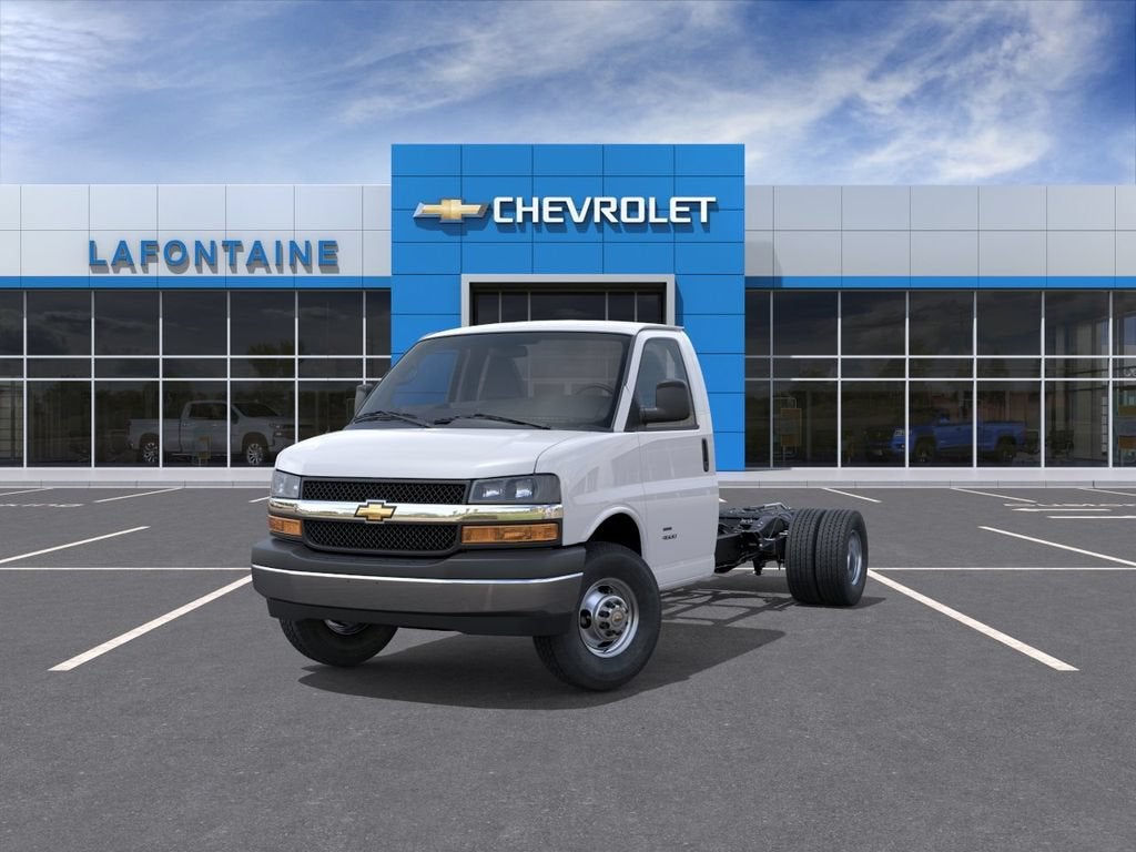 2026 Chevrolet Express Cutaway 3500 1WT