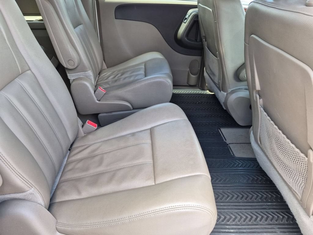 2013 Chrysler Town & Country Touring