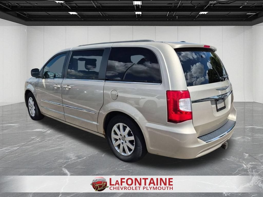 2013 Chrysler Town & Country Touring
