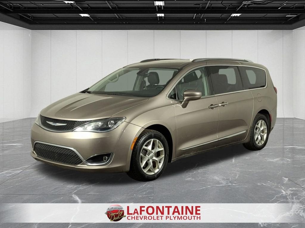 2017 Chrysler Pacifica Touring-L Plus