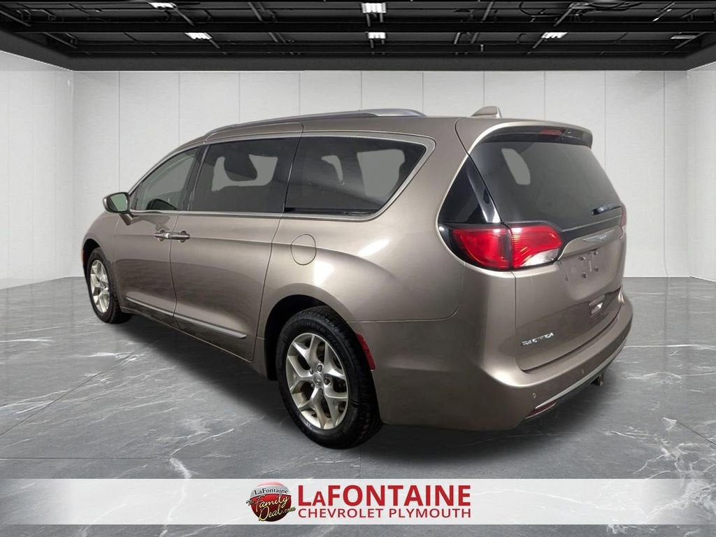 2017 Chrysler Pacifica Touring-L Plus