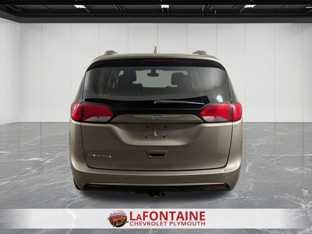 2017 Chrysler Pacifica Touring-L Plus