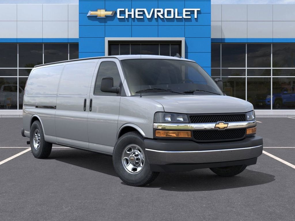 2025 Chevrolet Express Cargo WT