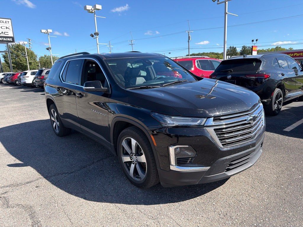 2023 Chevrolet Traverse LT Leather