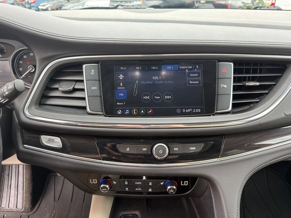2021 Buick Enclave Essence